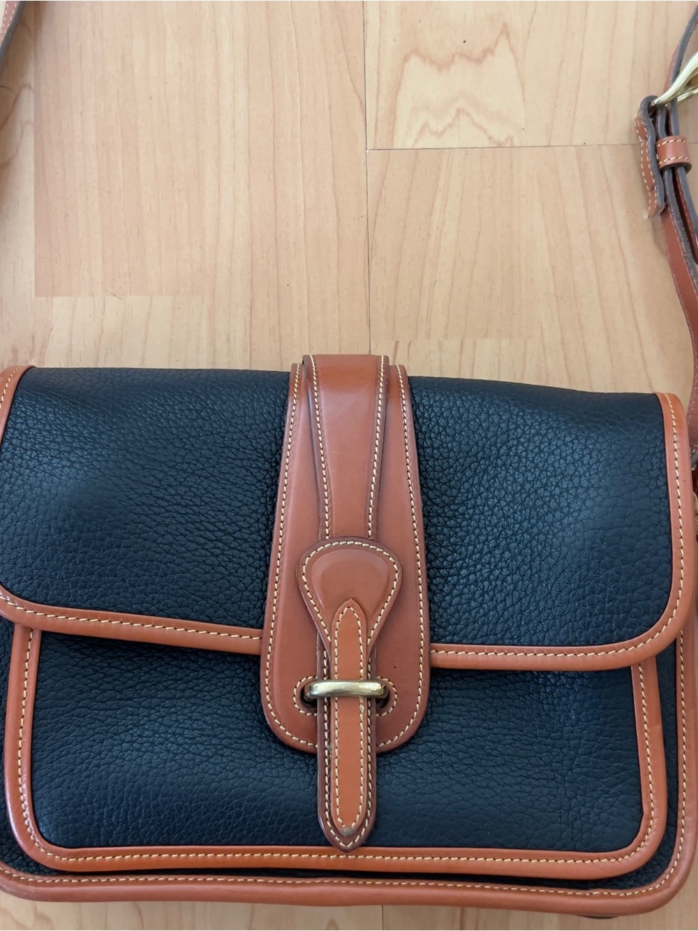 Vintage Dooney and Bourke Equestrian Leather Crossbody Bag - Picture 2 of 7